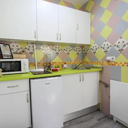 Estudio Jimena Calahonda En El Centro De *