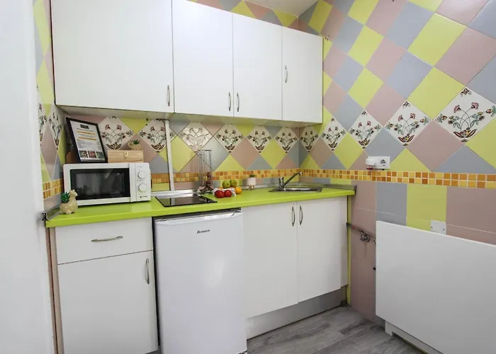 Estudio Jimena Calahonda En El Centro De *