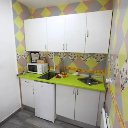 Estudio Jimena Calahonda En El Centro De Apartamento
