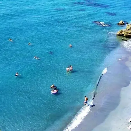 Estudio Jimena Calahonda En El Centro De *